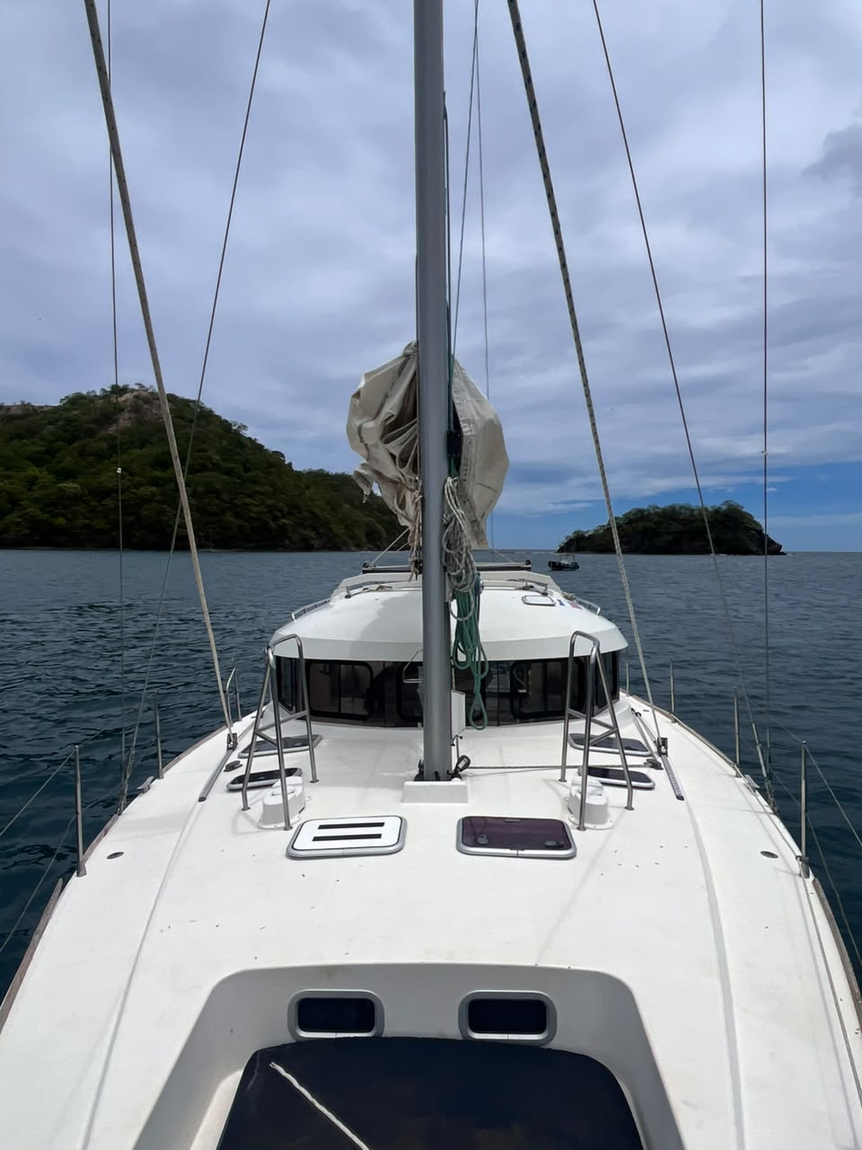 Private luxury sailboat in Costa Rica